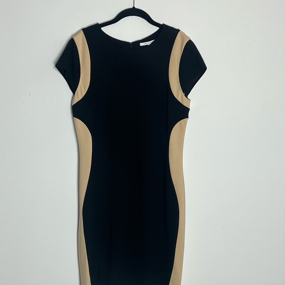 Black & Beige Cap-Sleeve Contouring Sheath Dress by DVF